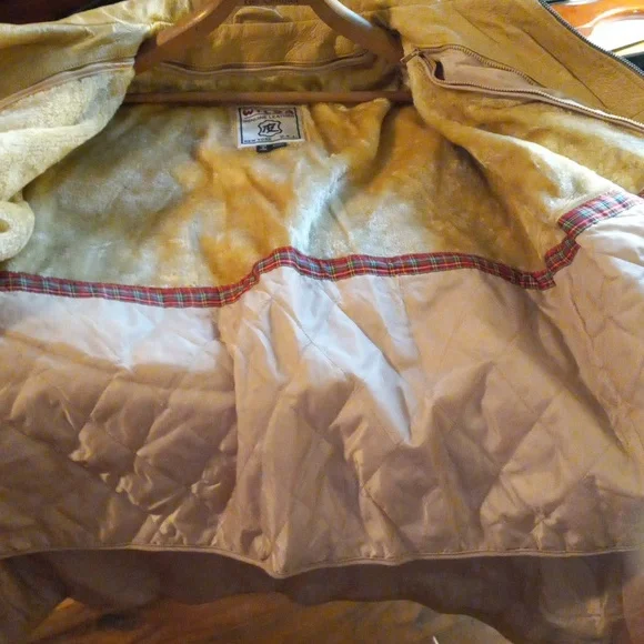 Like New! WILDA 100% Leather Jacket - Picture 7 of 11